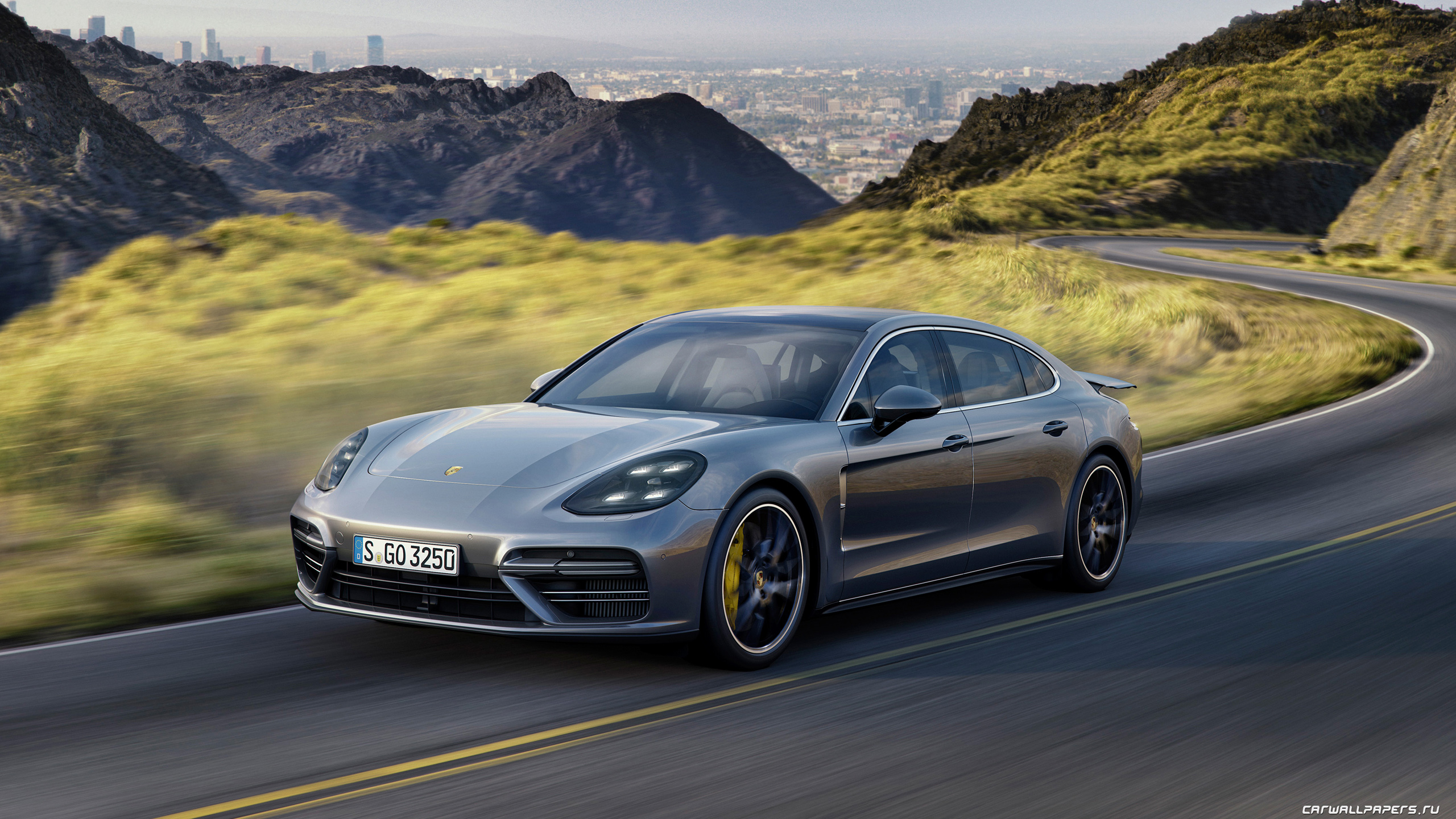 Porsche Panamera Turbo s e Hybrid Executive