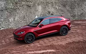   Aston Martin DBX - 2020