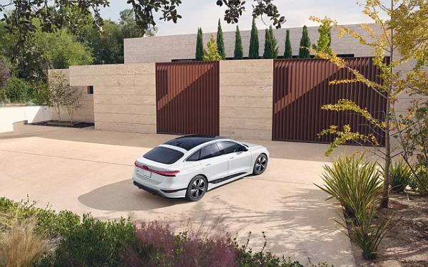 ���� ���������� Audi A6 Sportback e-tron US-spec - 2025