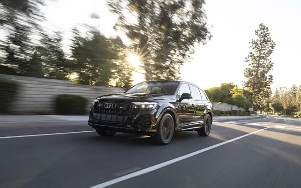 ���� ���������� Audi Q7 55 TFSI quattro (Tamarind Brown Metallic) US-spec - 2025