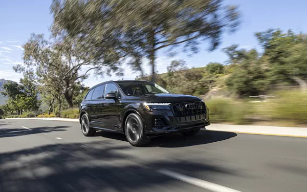 ���� ���������� Audi Q7 55 TFSI quattro (Tamarind Brown Metallic) US-spec - 2025