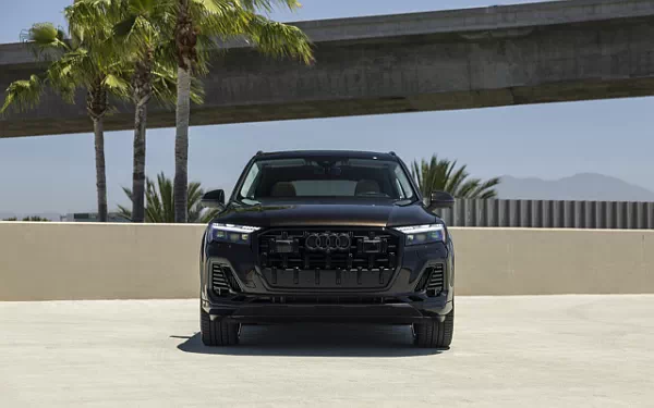 ���� ���������� Audi Q7 55 TFSI quattro (Tamarind Brown Metallic) US-spec - 2025