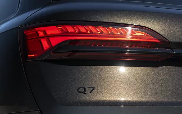 ���� ���������� Audi Q7 55 TFSI quattro (Tamarind Brown Metallic) US-spec - 2025