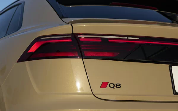 ���� ���������� Audi Q8 55 TFSI quattro S line (Sakhir Gold Metallic) US-spec - 2025