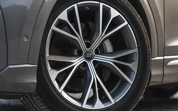 ���� ���������� Audi Q8 55 TFSI quattro (Samurai Grey Metallic) US-spec - 2025