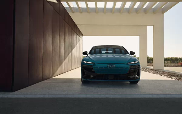 ���� ���������� Audi S6 Sportback e-tron US-spec - 2025