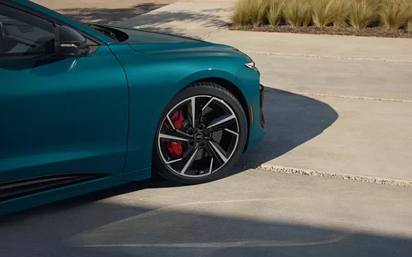 ���� ���������� Audi S6 Sportback e-tron US-spec - 2025