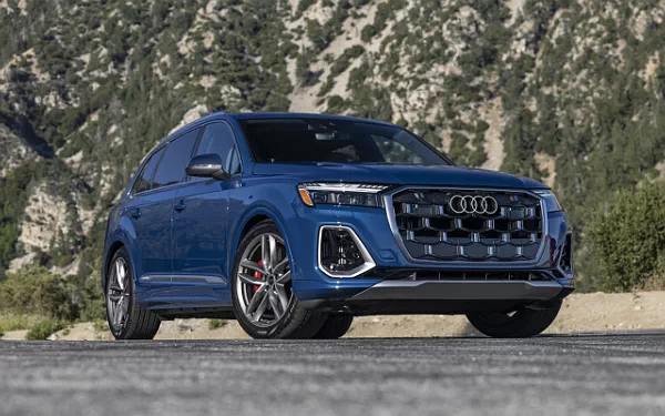 ���� ���������� Audi SQ7 TFSI (Ascari Blue Metallic) US-spec - 2025