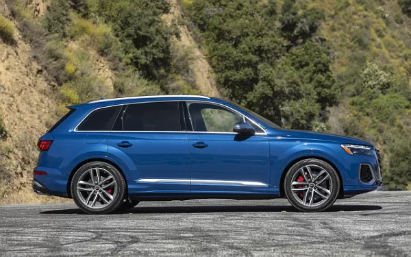 ���� ���������� Audi SQ7 TFSI (Ascari Blue Metallic) US-spec - 2025