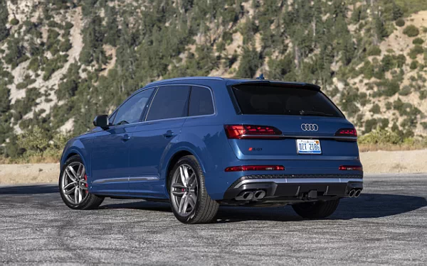���� ���������� Audi SQ7 TFSI (Ascari Blue Metallic) US-spec - 2025