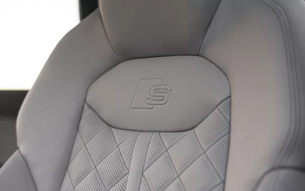 ���� ���������� Audi SQ7 TFSI (Ascari Blue Metallic) US-spec - 2025