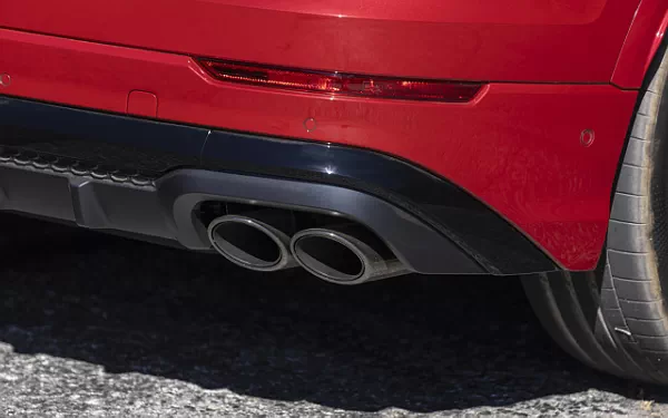 ���� ���������� Audi SQ8 TFSI quattro (Chili Red Metallic) US-spec - 2025