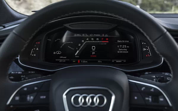 ���� ���������� Audi SQ8 TFSI quattro (Chili Red Metallic) US-spec - 2025