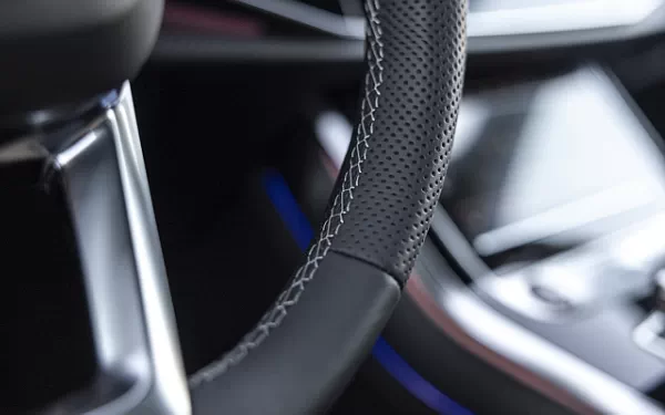 ���� ���������� Audi SQ8 TFSI quattro (Chili Red Metallic) US-spec - 2025