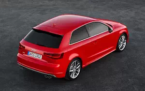 Обои автомобили Audi S3 - 2013