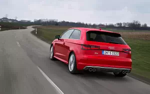 Обои автомобили Audi S3 - 2013