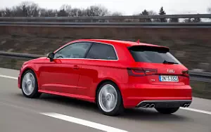 Обои автомобили Audi S3 - 2013