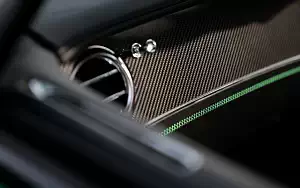   Bentley Continental GT V8 Convertible (Apple Green) UK-spec - 2020