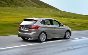   BMW 225i Active Tourer - 2014