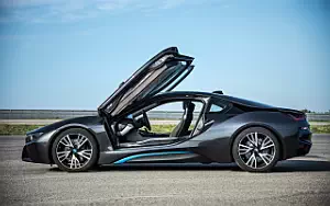   BMW i8 - 2013