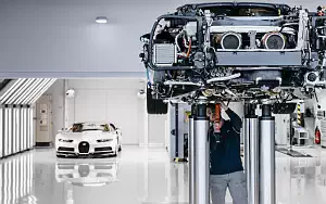   Bugatti Chiron - 2016