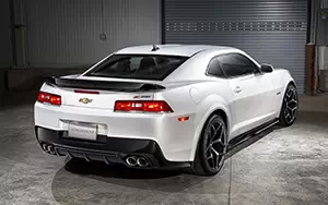Обои автомобили Chevrolet Camaro Z28 - 2013