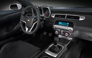 Обои автомобили Chevrolet Camaro Z28 - 2013