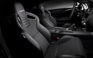 Обои автомобили Chevrolet Camaro Z28 - 2013