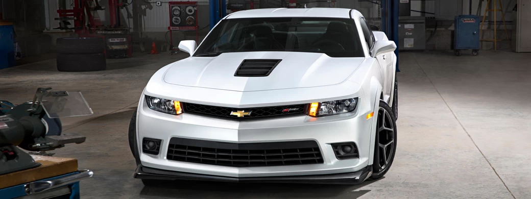 Обои автомобили Chevrolet Camaro Z28 - 2013 - Car wallpapers