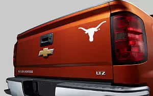 Обои автомобили Chevrolet Silverado LTZ University of Texas Edition Crew Cab - 2015