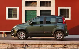 Обои автомобили Fiat Panda 4x4 - 2012