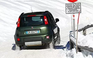 Обои автомобили Fiat Panda 4x4 - 2012
