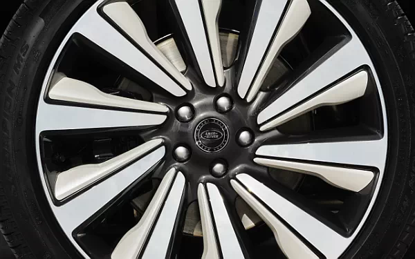 ���� ���������� Range Rover SV Candeo US-spec - 2024