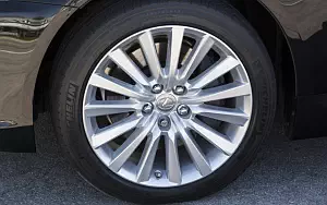   Lexus LS 460 AWD CA-spec - 2013