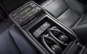   Lexus LS 600h L CA-spec - 2013