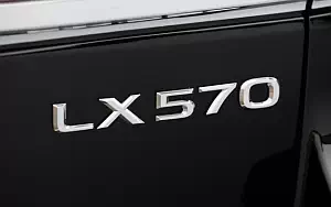   Lexus LX 570 CA-spec - 2013