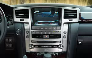   Lexus LX 570 CA-spec - 2013