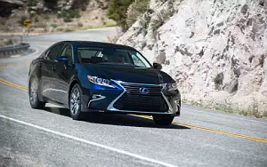   Lexus ES 300h US-spec - 2015