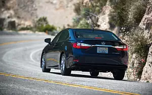   Lexus ES 300h US-spec - 2015