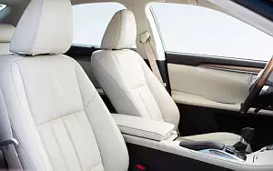   Lexus ES 300h US-spec - 2015