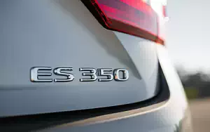   Lexus ES 350 US-spec - 2015