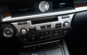   Lexus ES 350 US-spec - 2015