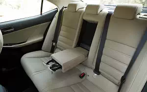   Lexus IS 200t US-spec - 2016