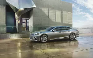   Lexus LS 500 US-spec - 2017