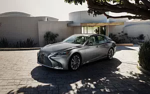   Lexus LS 500 US-spec - 2017