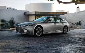   Lexus LS 500 US-spec - 2017