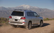   Lexus LX570 US-spec - 2013