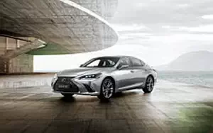   Lexus ES 300h F SPORT - 2018