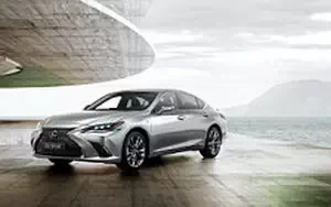   Lexus ES 300h F SPORT - 2018