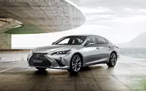   Lexus ES 300h F SPORT - 2018